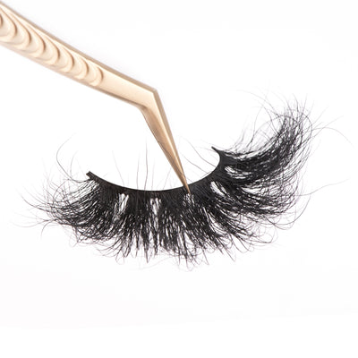 DAT CALI GIRL EYELASHES
