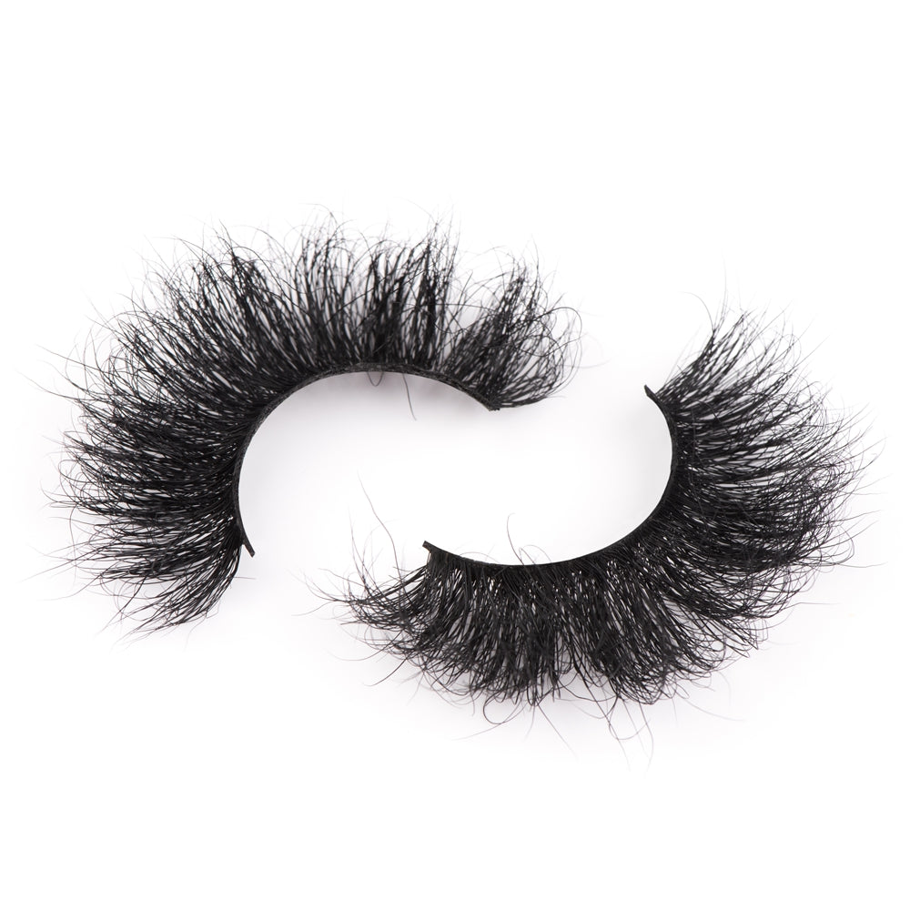 DAT CALI GIRL EYELASHES