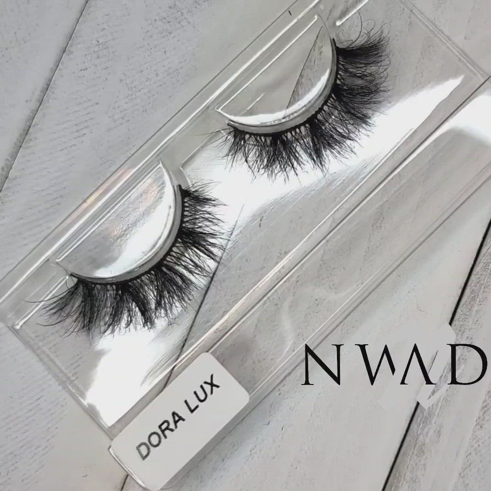
                  
                    Load and play video in Gallery viewer, DORA Lux Eyelashes
                  
                