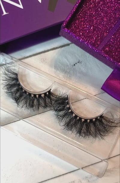 DOLYN Lux Eyelashes
